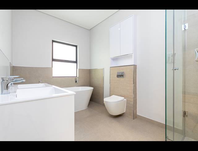 4 BEDROOM FREEHOLD FOR SALE IN SANDOWN